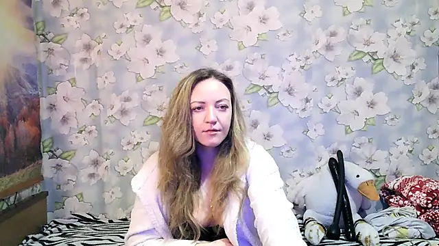 KattyLuuu online show from November 2025 09:04:01 PM