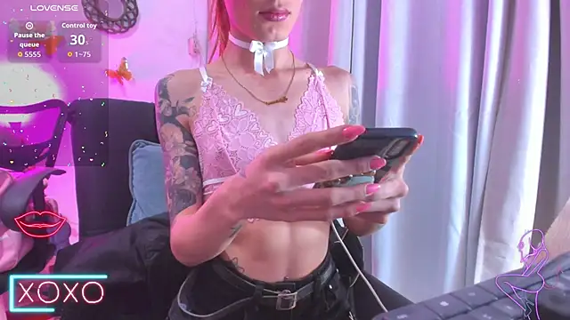 Snapshot of GabbyHills chatting on December 2025 08:19:02 AM GabbyHills online show from December 2025 08:19:02 AM