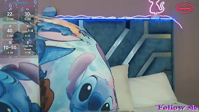 Snapshot of Roxan_Fox- chatting on November 2025 04:29:02 AM Roxan Fox- online show from November 2025 04:29:02 AM