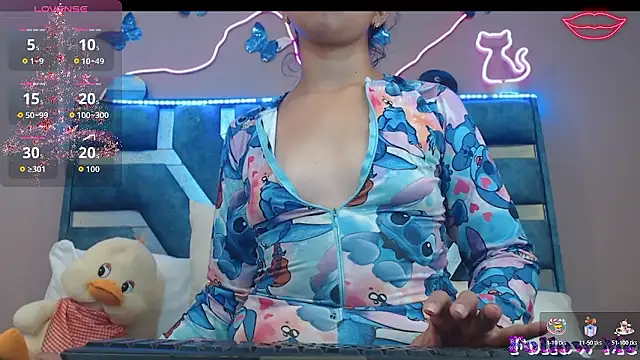 Snapshot of Roxan_Fox- chatting on January 2026 02:48:01 AM Roxan Fox- online show from January 2026 02:48:01 AM