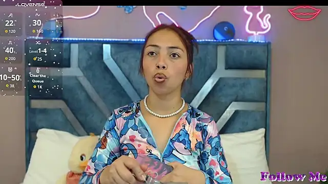 Snapshot of Roxan_Fox- chatting on February 2026 05:05:02 AM Roxan Fox- online show from February 2026 05:05:02 AM