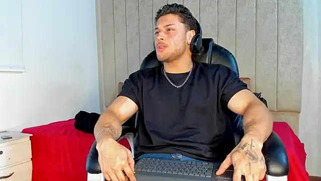 jeicob gagnon online show from October 2025 06:54:01 AM