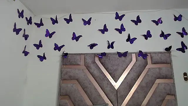 Snapshot of Anny_Fox- chatting on November 2025 03:05:02 AM Anny Fox- online show from November 2025 03:05:02 AM