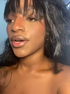 Snapshot of Zizi-campbel chatting on January 2025 07:35:01 PM Zizi-campbel online show from January 2025 07:35:01 PM