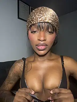 Snapshot of Zizi-campbel chatting on February 2025 05:42:02 AM Zizi-campbel online show from February 2025 05:42:02 AM