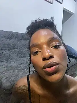 Snapshot of Zizi-campbel chatting on February 2025 11:21:02 PM Zizi-campbel online show from February 2025 11:21:02 PM