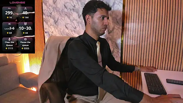 Hideintheoffice online show from October 2025 01:37:01 AM