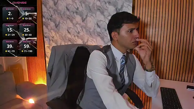 Hideintheoffice online show from October 2025 03:06:02 AM