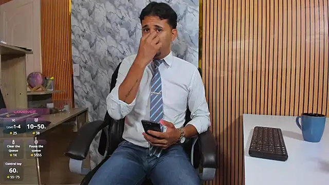 Hideintheoffice online show from March 2026 01:00:01 PM