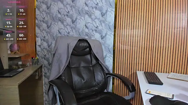 Hideintheoffice online show from April 2026 12:10:01 PM