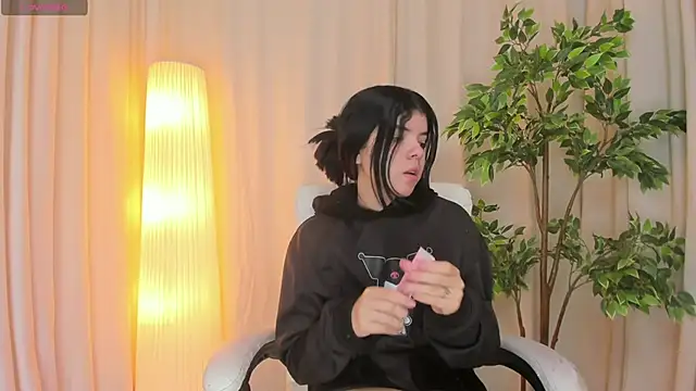 Maddy bennet online show from March 2025 04:08:02 AM