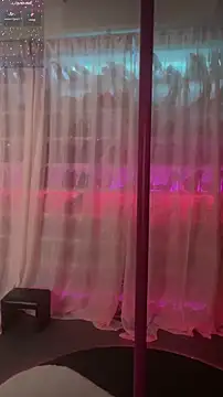 Snapshot of baobaomiqi_linger chatting on November 2025 02:00:02 AM baobaomiqi linger online show from November 2025 02:00:02 AM