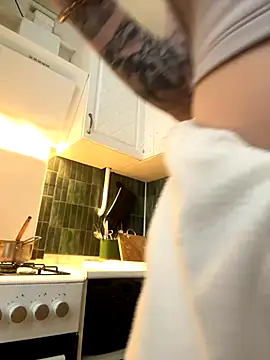 MayaMystic online show from November 2025 10:12:02 AM