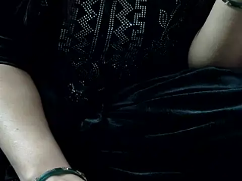 Snapshot of Housewife12 chatting on January 2025 02:04:01 PM Housewife12 online show from January 2025 02:04:01 PM