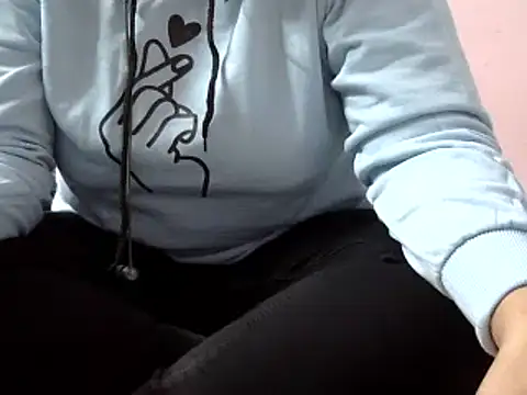 Snapshot of Housewife12 chatting on February 2025 10:41:01 AM Housewife12 online show from February 2025 10:41:01 AM