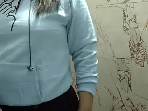 Snapshot of Housewife12 chatting on February 2025 01:54:02 PM Housewife12 online show from February 2025 01:54:02 PM