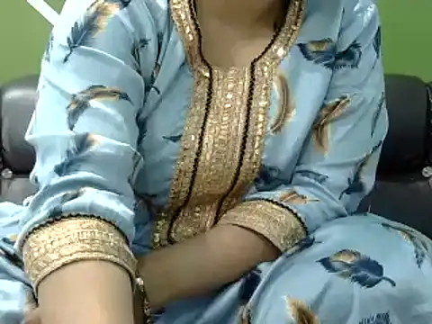 Snapshot of Housewife12 chatting on March 2025 04:11:02 PM Housewife12 online show from March 2025 04:11:02 PM