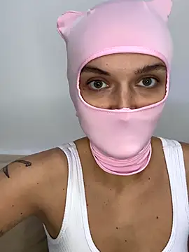 Nikki Hoee online show from October 2025 05:56:01 PM