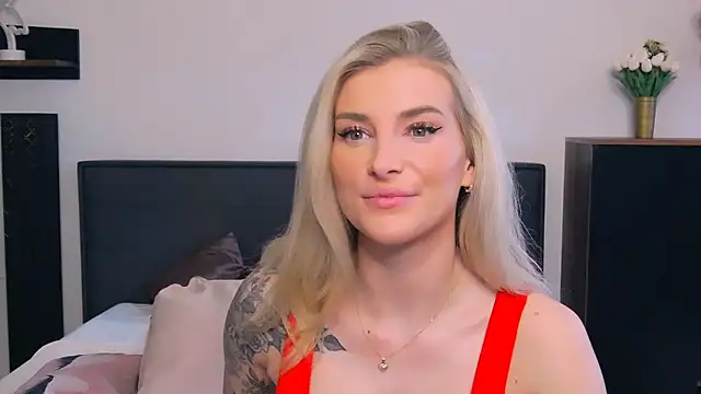Snapshot of Lia_Benini chatting on March 2026 12:31:02 PM Lia Benini online show from March 2026 12:31:02 PM