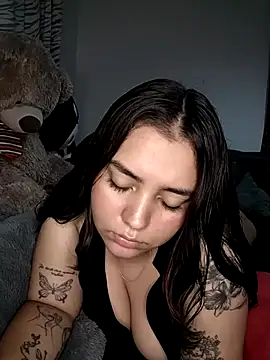 Snapshot of Ema_kraus chatting on February 2025 05:37:02 AM Ema kraus online show from February 2025 05:37:02 AM