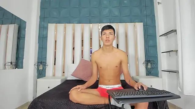 Snapshot of Angel_xxx chatting on February 2025 01:10:02 PM Angel xxx online show from February 2025 01:10:02 PM