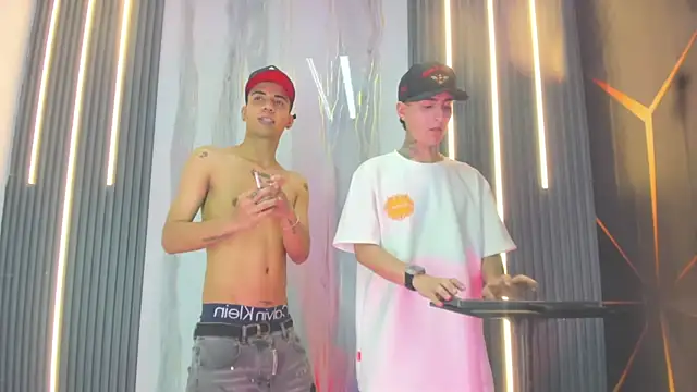 Snapshot of Angel_xxx chatting on April 2026 03:47:01 AM Angel xxx online show from April 2026 03:47:01 AM