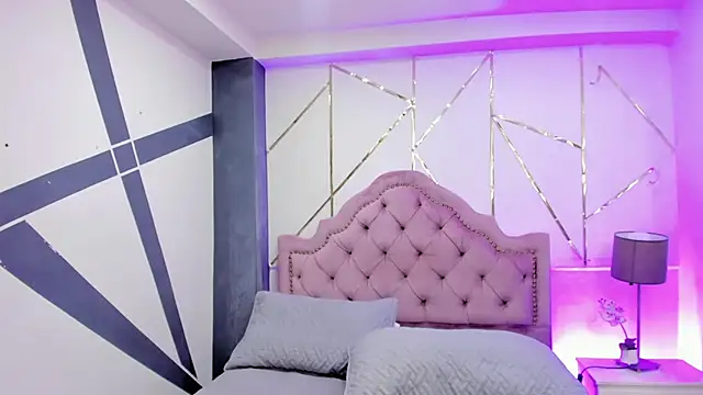 RoseCassie online show from February 2025 07:10:02 PM