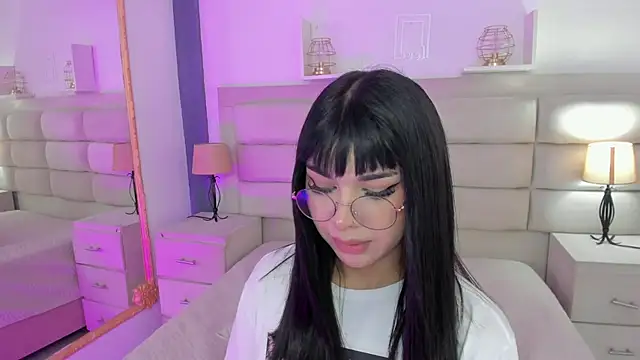 RoseCassie online show from February 2025 04:00:02 PM