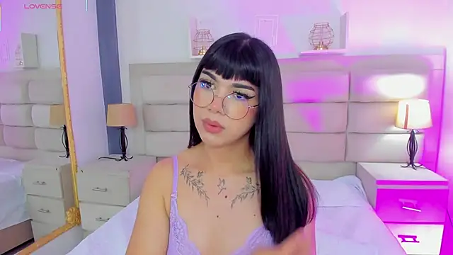 RoseCassie online show from February 2025 04:04:02 PM