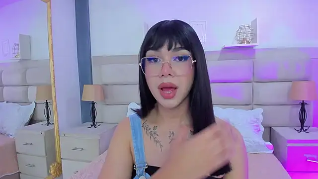 RoseCassie online show from March 2025 01:30:01 PM