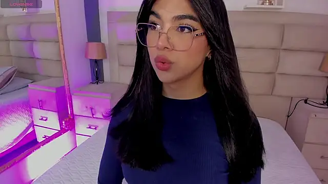 RoseCassie online show from October 2025 01:54:01 PM