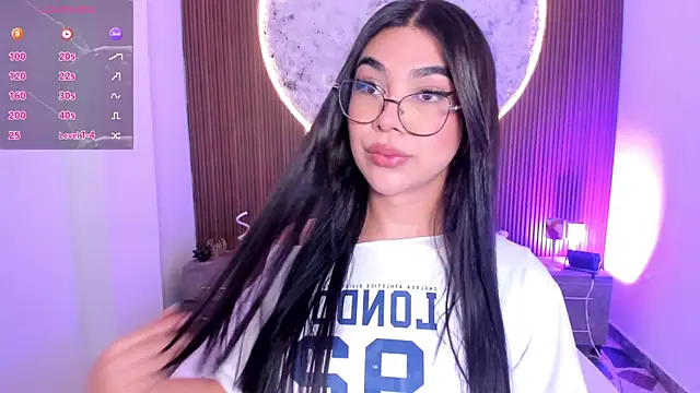 Snapshot of RoseCassie chatting on July 2026 01:24:01 PM RoseCassie online show from July 2026 01:24:01 PM
