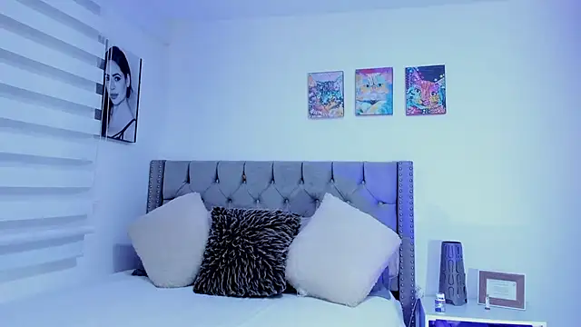 Snapshot of Sara_Leblanc chatting on January 2025 12:36:01 PM Sara Leblanc online show from January 2025 12:36:01 PM