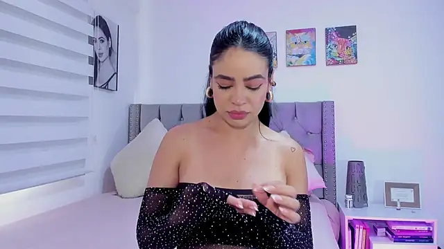 Snapshot of Sara_Leblanc chatting on January 2025 05:00:01 PM Sara Leblanc online show from January 2025 05:00:01 PM