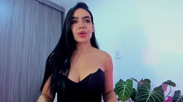 Snapshot of Sara_Leblanc chatting on October 2025 02:50:01 PM Sara Leblanc online show from October 2025 02:50:01 PM