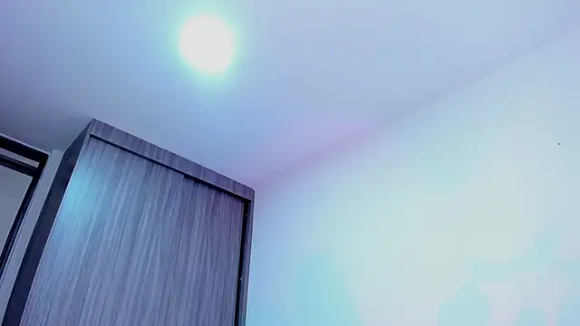 Snapshot of Sara_Leblanc chatting on October 2025 02:51:02 PM Sara Leblanc online show from October 2025 02:51:02 PM