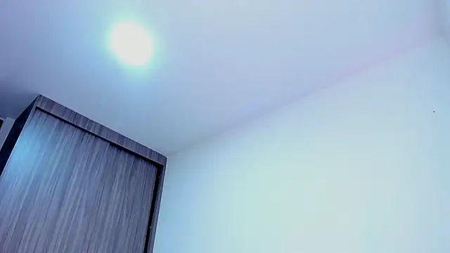 Snapshot of Sara_Leblanc chatting on November 2025 12:38:01 PM Sara Leblanc online show from November 2025 12:38:01 PM