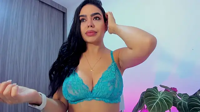 Snapshot of Sara_Leblanc chatting on November 2025 01:23:01 PM Sara Leblanc online show from November 2025 01:23:01 PM