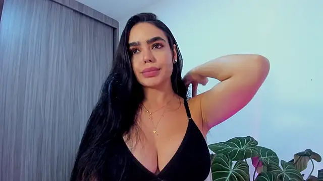 Snapshot of Sara_Leblanc chatting on January 2026 05:27:02 PM Sara Leblanc online show from January 2026 05:27:02 PM