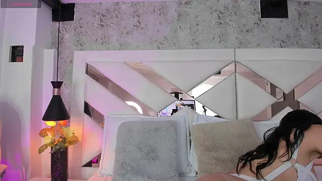 Snapshot of yessica_monteiro chatting on January 2025 12:53:01 PM yessica monteiro online show from January 2025 12:53:01 PM