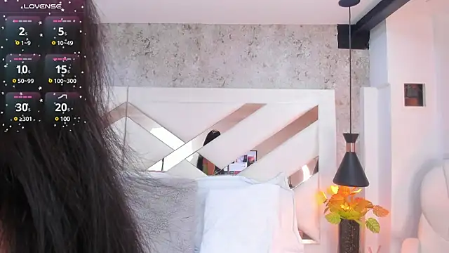 Snapshot of yessica_monteiro chatting on February 2025 12:54:01 PM yessica monteiro online show from February 2025 12:54:01 PM