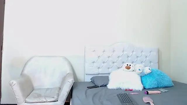 Mariana 16  online show from January 2025 11:27:01 PM