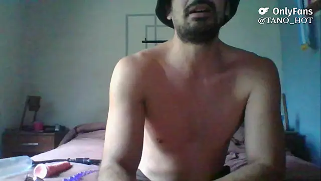 Snapshot of italianbighorse22 chatting on October 2025 08:21:02 PM italianbighorse22 online show from October 2025 08:21:02 PM