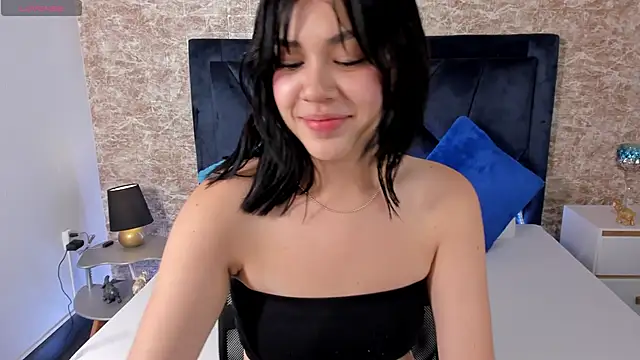 Lily Woodz online show from February 2025 06:55:01 PM