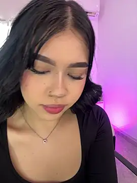 Lily Woodz online show from May 2026 02:46:02 PM