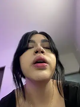 Snapshot of Lily_Woodz chatting on July 2026 07:27:01 PM Lily Woodz online show from July 2026 07:27:01 PM