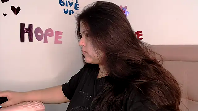 lizzie c online show from February 2026 01:43:02 AM