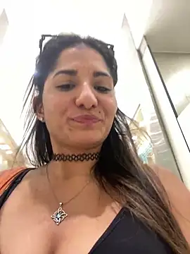 AlejandritaMilano online show from February 2026 09:02:01 PM