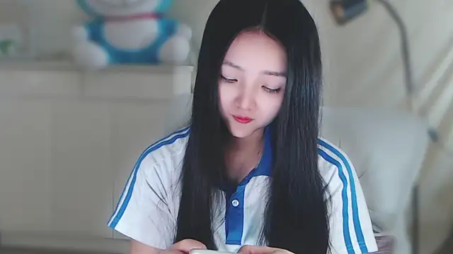 xiao-xiao-D online show from February 2025 12:28:01 PM