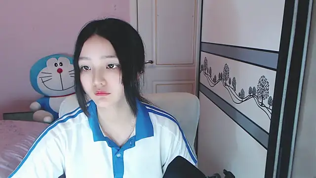 xiao-xiao-D online show from February 2025 12:08:01 PM